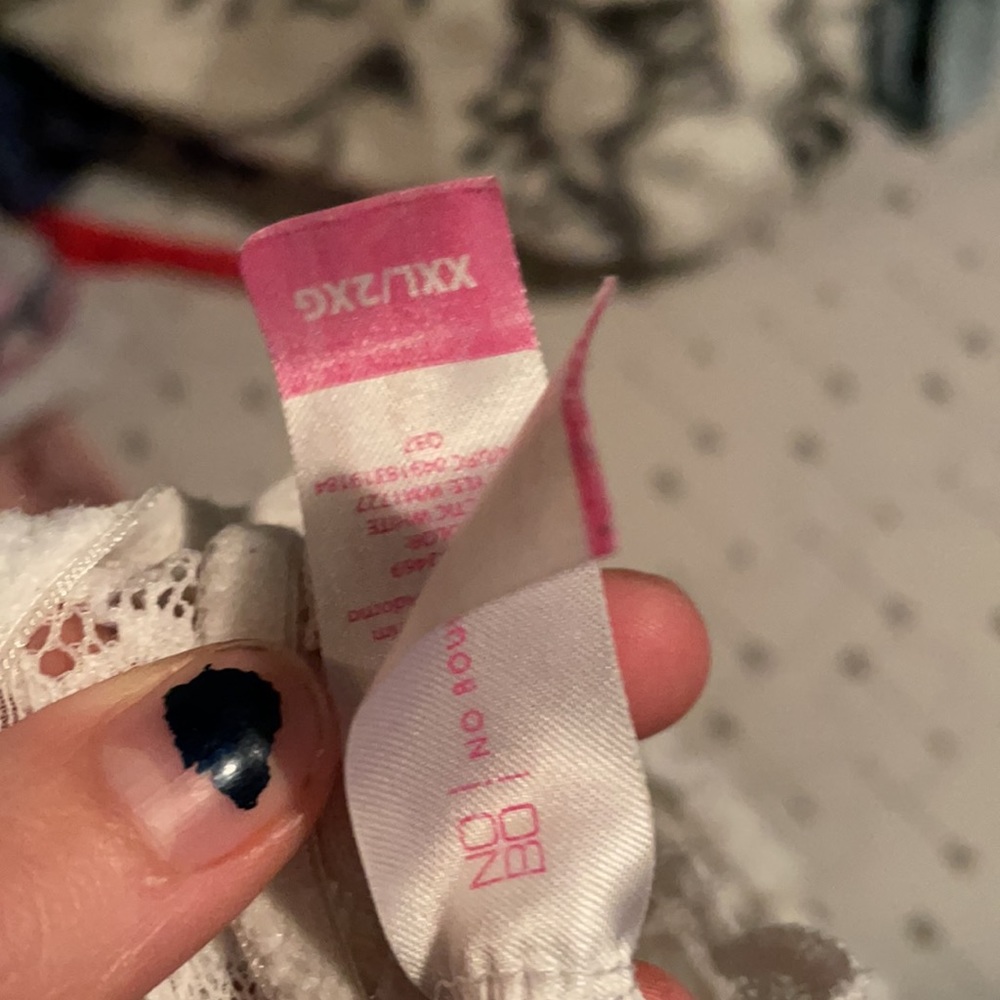 Bras - Picture 6 of 9